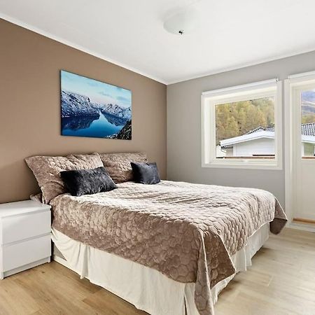Fint Hus I Flam Villa Aurland Luaran gambar