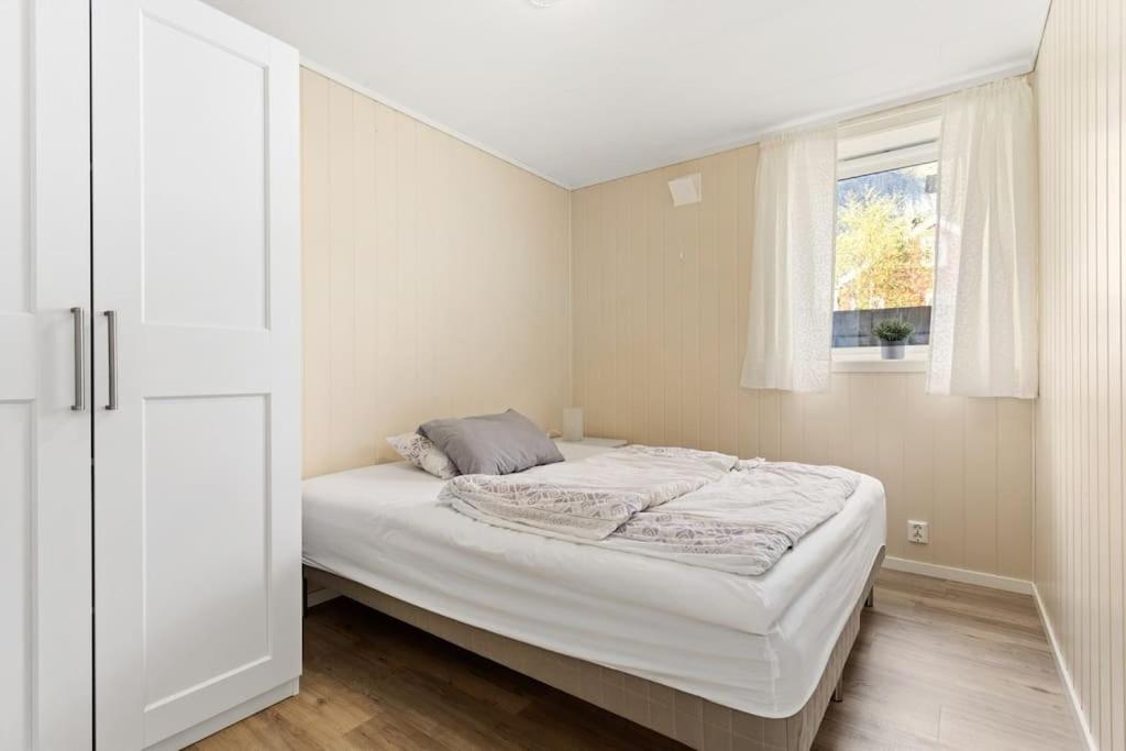 Fint Hus I Flam Villa Aurland Luaran gambar
