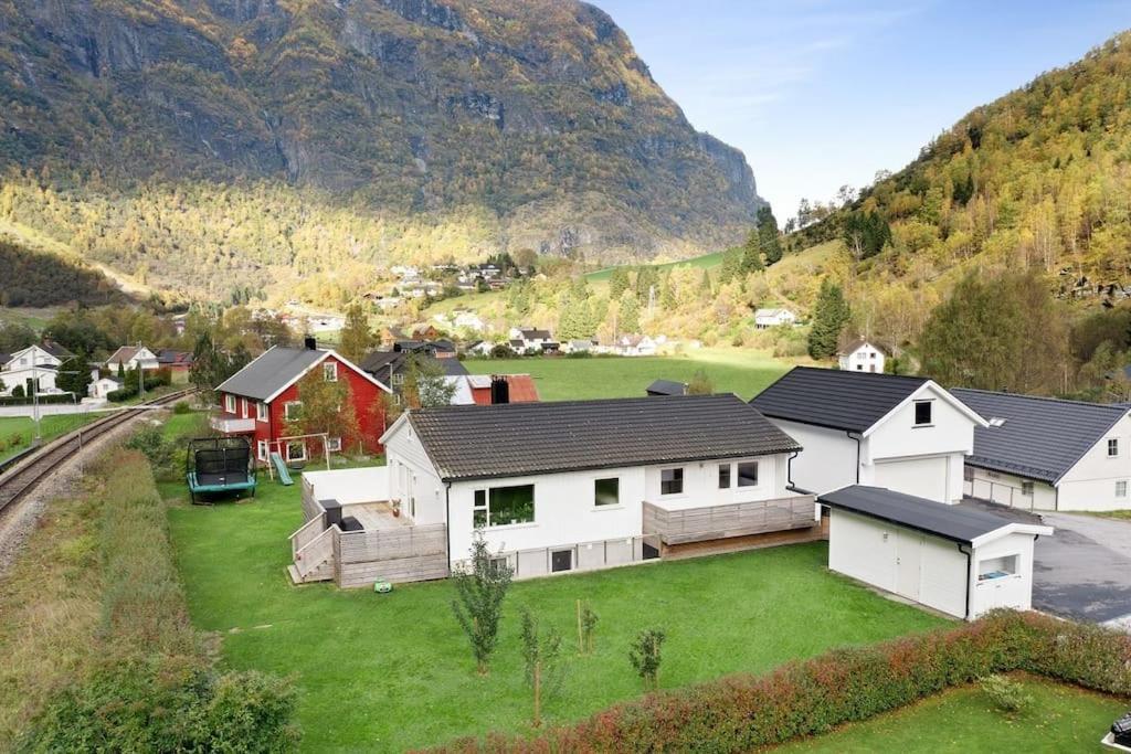 Fint Hus I Flam Villa Aurland Luaran gambar