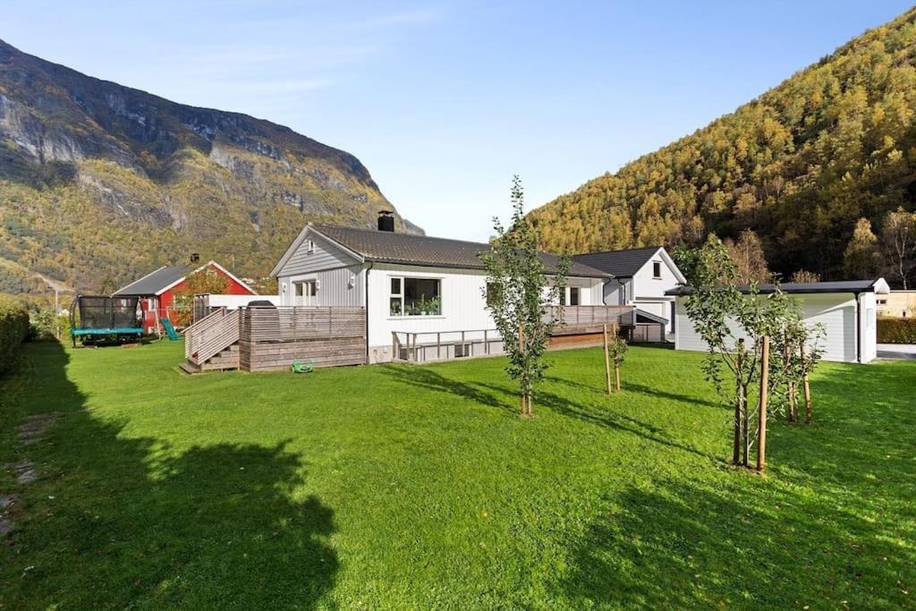 Fint Hus I Flam Villa Aurland Luaran gambar